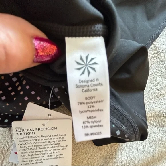 NWT Athleta black/multi Aurora Precision 7/8 tight compression legging Size XS - Picture 7 of 11